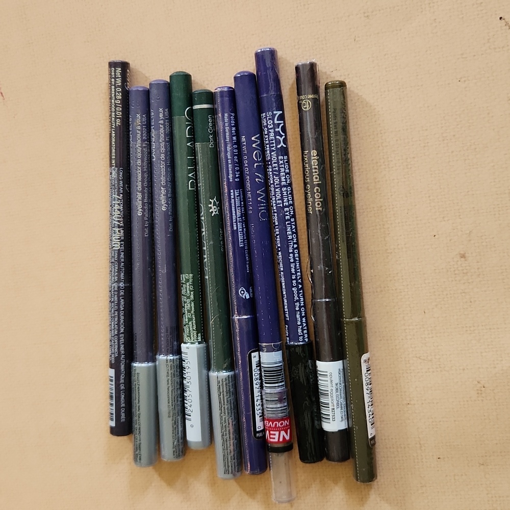 Many eyeliners for sale purple & green / BUNDLE REQUIREMENT